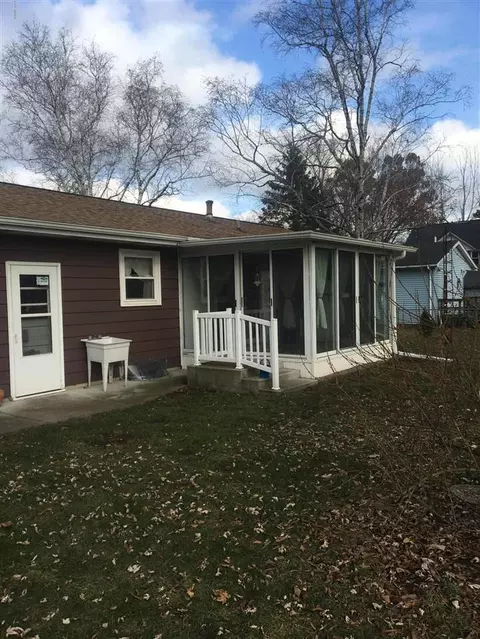 918 Millard, Three Rivers, MI 49093 photo 2