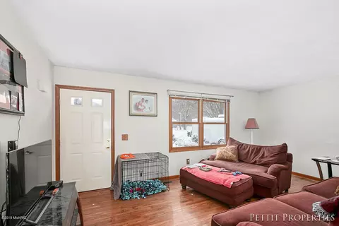 266 13th, Plainwell, MI 49080 photo 5