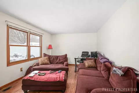 266 13th, Plainwell, MI 49080 photo 3