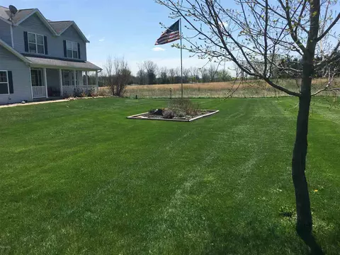 829 11th, Plainwell, MI 49080 photo 4
