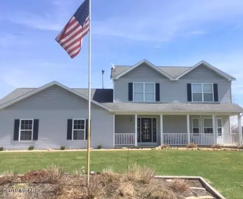 829 11th, Plainwell, MI 49080 photo 2