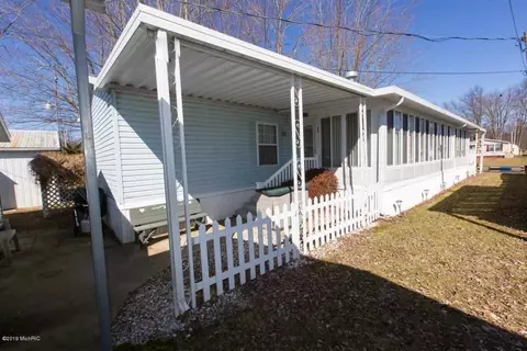 580 Maple, Coldwater, MI 49036 photo 2