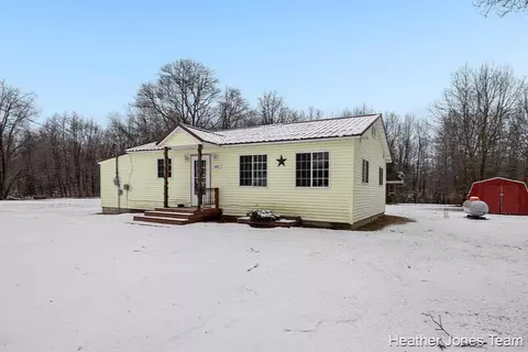 1070 Kathleen, Stanton, MI 48888 photo 1