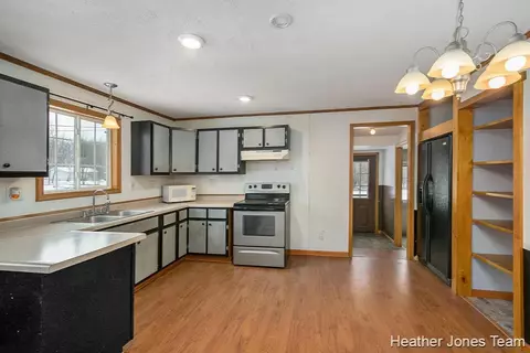 1070 Kathleen, Stanton, MI 48888 photo 6