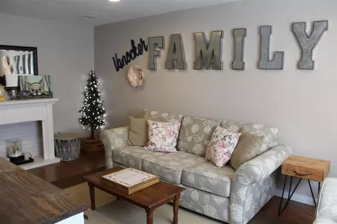 218 Pine Mdw, Belding, MI 48809 photo 29
