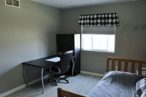 218 Pine Mdw, Belding, MI 48809 photo 22