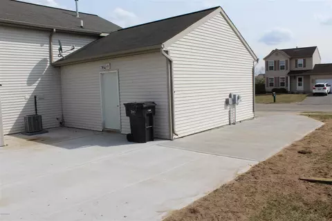 218 Pine Mdw, Belding, MI 48809 photo 6