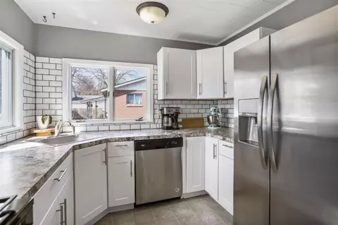 302 E Riv, Spring Lake, MI 49456 photo 13