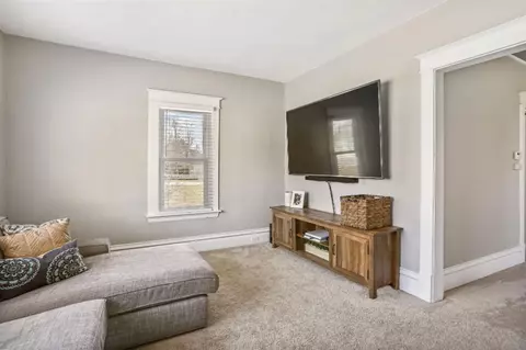 302 E Riv, Spring Lake, MI 49456 photo 7