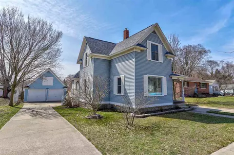 302 E Riv, Spring Lake, MI 49456 photo 1