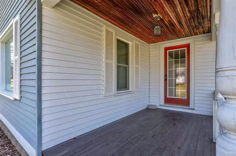 302 E Riv, Spring Lake, MI 49456 photo 4