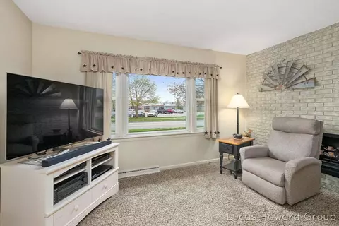 707 Foreman, Lowell, MI 49331 photo 4