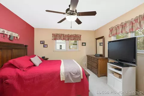 707 Foreman, Lowell, MI 49331 photo 10