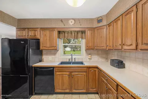 707 Foreman, Lowell, MI 49331 photo 7