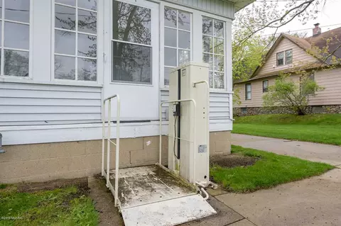 424 N 23rd, Springfield, MI 49037 photo 6