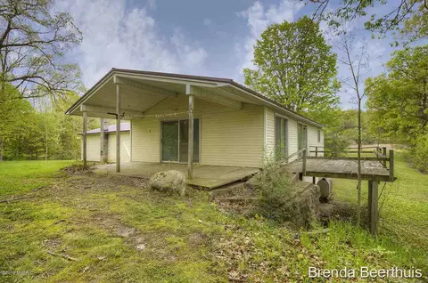 5870 N Montcalm, Belding, MI 48809 photo 12