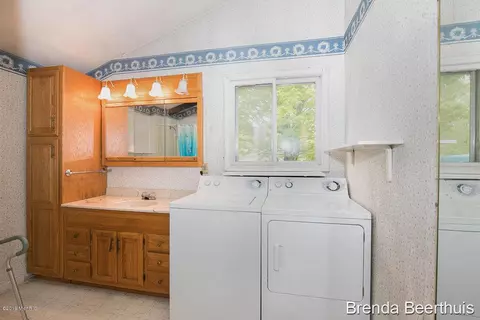 5870 N Montcalm, Belding, MI 48809 photo 8