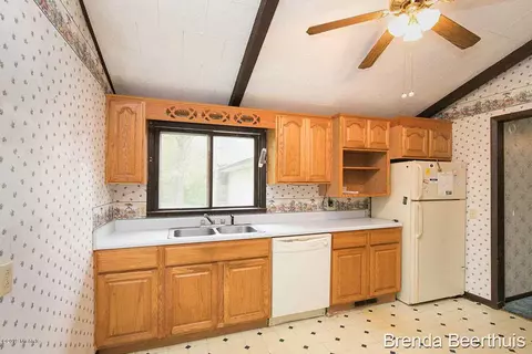 5870 N Montcalm, Belding, MI 48809 photo 4