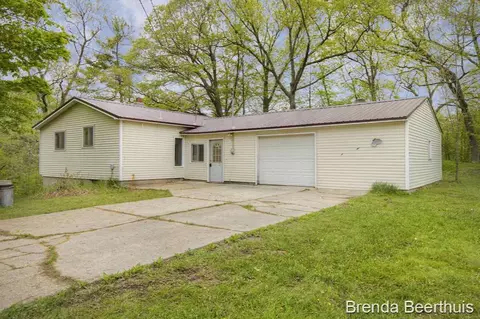 5870 N Montcalm, Belding, MI 48809 photo 1