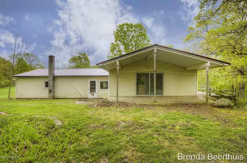 5870 N Montcalm, Belding, MI 48809 photo 11
