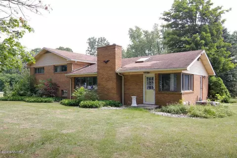490 S Burr Oak, Colon, MI 49040 photo 1