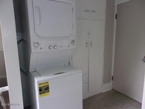 1018 Maple St, Manistee, MI 49660 photo 29
