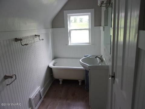 1018 Maple St, Manistee, MI 49660 photo 24
