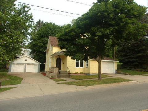 1018 Maple St, Manistee, MI 49660 photo 3