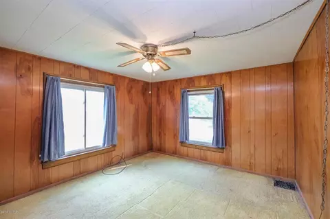 503 E Brg, Plainwell, MI 49080 photo 9