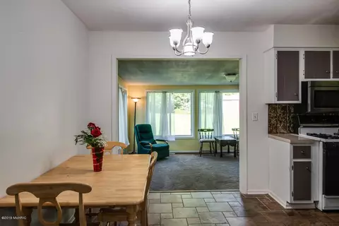 146 Brook, Marshall, MI 49068 photo 5