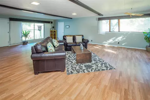 717 N Main, Plainwell, MI 49080 photo 4