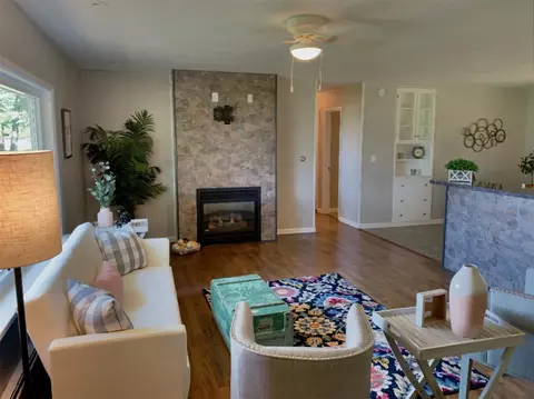 18841 M-60, Three Rivers, MI 49093 photo 5