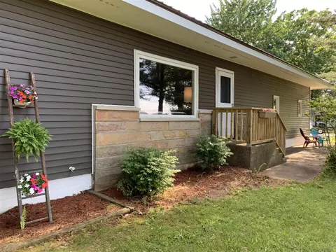 18841 M-60, Three Rivers, MI 49093 photo 3