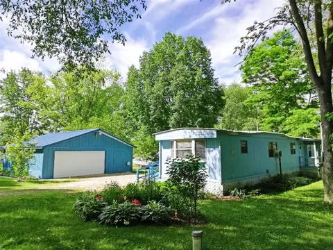 735 W Mohawk, White Cloud, MI 49349 photo 1
