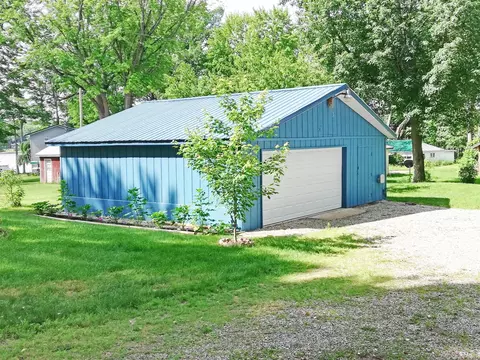 735 W Mohawk, White Cloud, MI 49349 photo 3