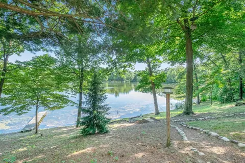 11675 Canterbury, Plainwell, MI 49080 photo 3