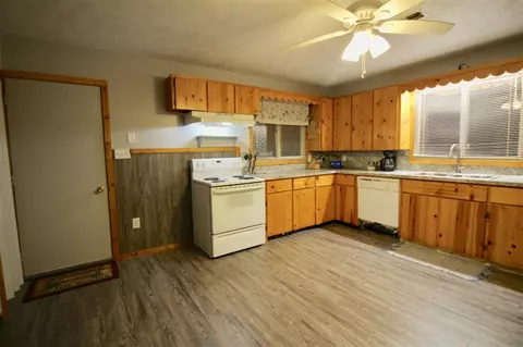 650 E 20th, Baldwin, MI 49304 photo 2