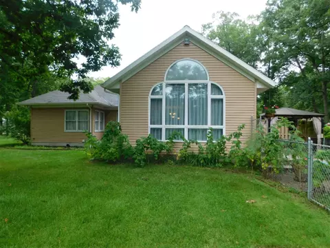 139 S Webster, White Cloud, MI 49349 photo 3