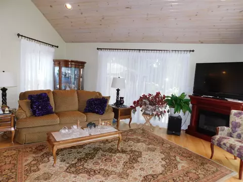 139 S Webster, White Cloud, MI 49349 photo 6