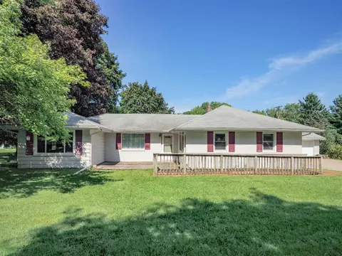 2546 W B, Plainwell, MI 49080 photo 1