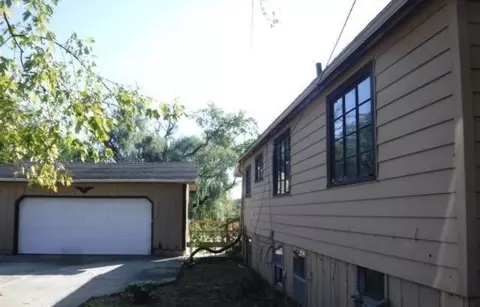 712 Spring, Three Rivers, MI 49093 photo 3