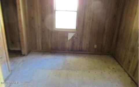 1307 S Main, Three Rivers, MI 49093 photo 4