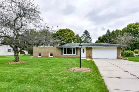 138 Brook, Marshall, MI 49068 photo 3