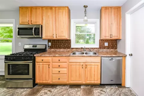 138 Brook, Marshall, MI 49068 photo 18
