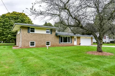 138 Brook, Marshall, MI 49068 photo 2