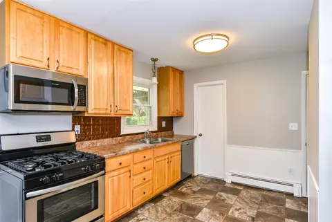 138 Brook, Marshall, MI 49068 photo 17