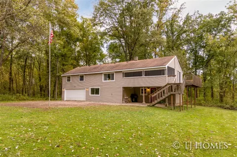 10652 Fulton, Lowell, MI 49331 photo 3