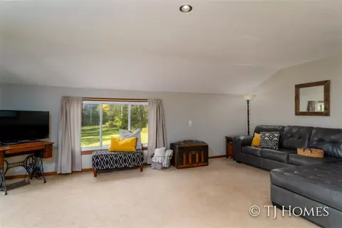 10652 Fulton, Lowell, MI 49331 photo 12