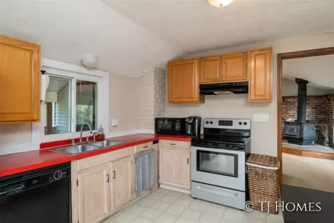 10652 Fulton, Lowell, MI 49331 photo 6