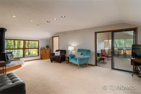 10652 Fulton, Lowell, MI 49331 photo 11